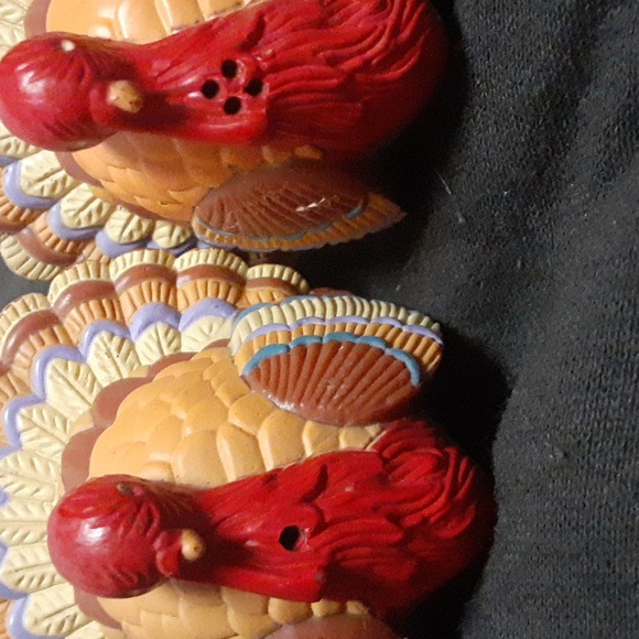 Vintage Hallmark Thanksgiving Turkey Salt N Pepper Shakers - Picture 2 of 3